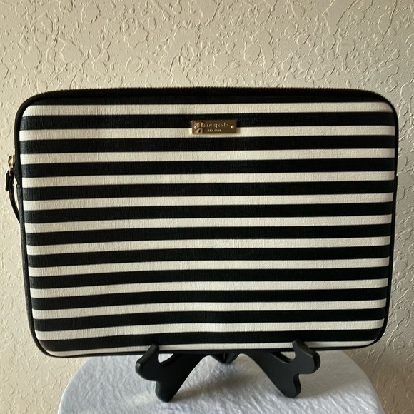 Kate Spade: Black/White Strip Computer Laptop Padded Zip Case/Sleeve - Picture 1 of 16